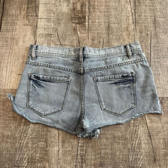 Free People Denim Short Shorts 26 Low Rise Raw Hems Button Fly Distressed - Picture 10 of 12